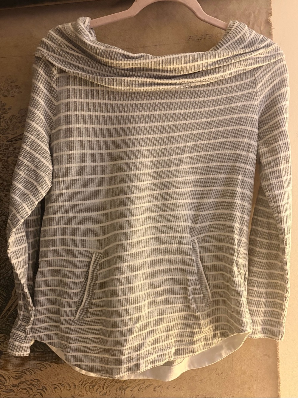 * Tommy Hilfiger Striped Wide Cowl Neck Top Light Gray & White SZ Medium *